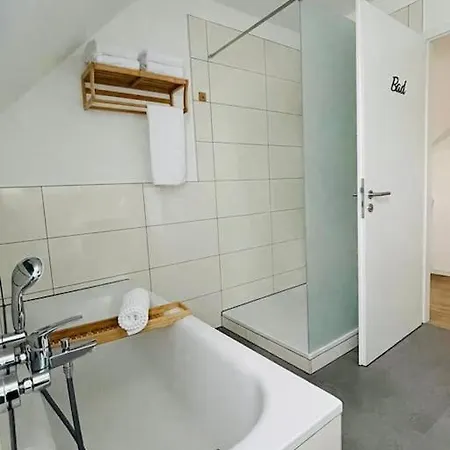 Spacious Near Helios Berlin-buch Apartment *