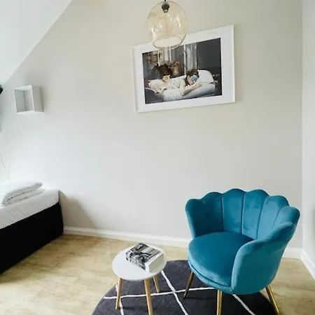Spacious Near Helios Berlin-buch * Kolonie Rontgental