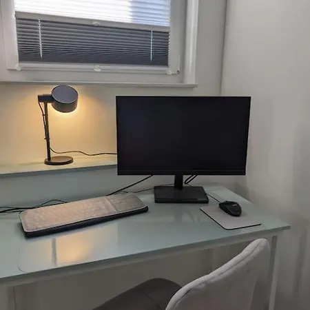 Spacious Near Helios Berlin-buch Apartment Kolonie Rontgental