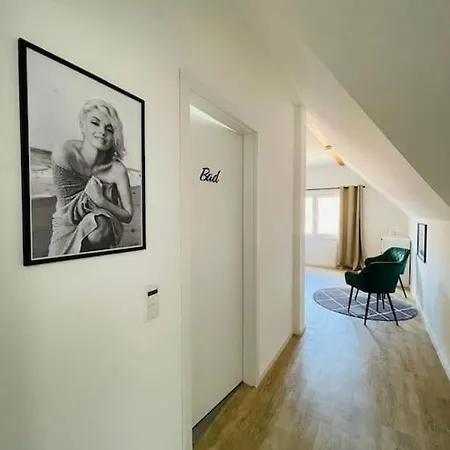 Spacious Near Helios Berlin-buch *