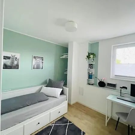 Spacious Near Helios Berlin-buch * Kolonie Rontgental
